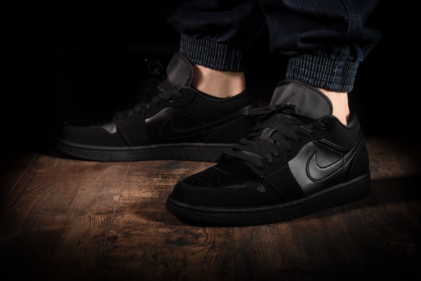 Giày Nike Air Jordan 1 Retro Low 'Triple Black' 553558-025 - Hình ảnh 3