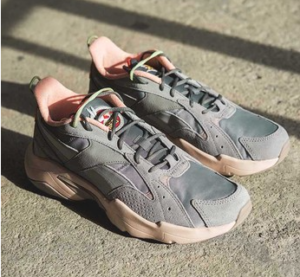 Alternative view of Giày Reebok Looney Tunes Turbo 'Grey' GW4308