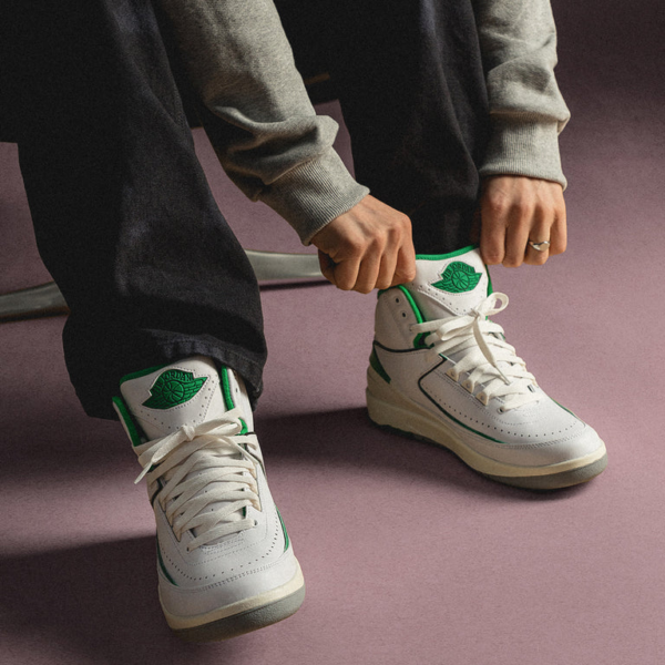 Giày Nike Air Jordan 2 Retro 'Lucky Green' DR8884-103 - Hình ảnh 2