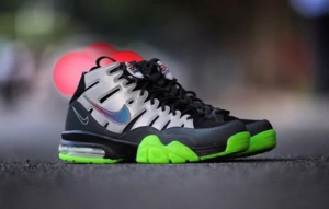 Alternative view of Giày Nike Air Trainer Max 94 PRM QS EA Sports 632194-001