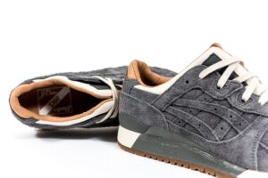 Alternative view of Giày Packer Shoes x Asics Gel Lyte 3 '1907 Collection Charcoal' H7F6K-9797