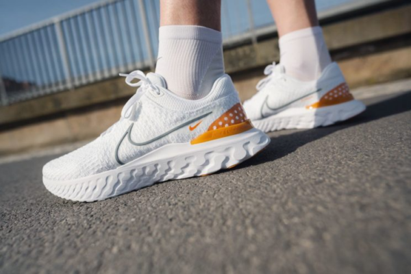 Giày Nike React Infinity Run Flyknit 3 DH5392-100 - Hình ảnh 3