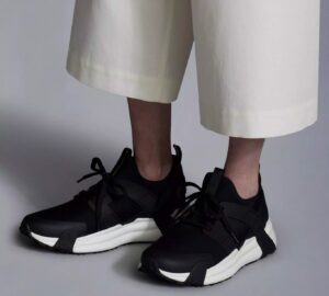 Giay Moncler Lunarove Trainers 'Black' I109A4M00210M1419999