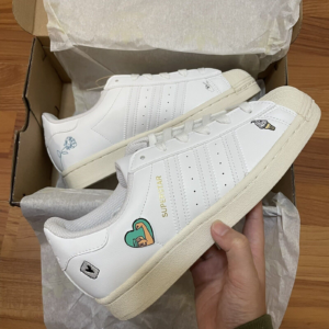 Alternative view of Giày Adidas Superstar J 'Patches' GY7490