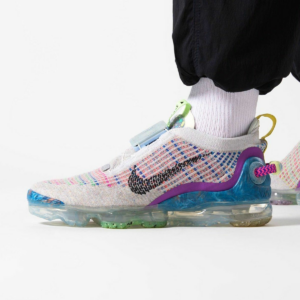Alternative view of Giày Nike Air VaporMax 2020 'Pure Platinum' CJ6740-001