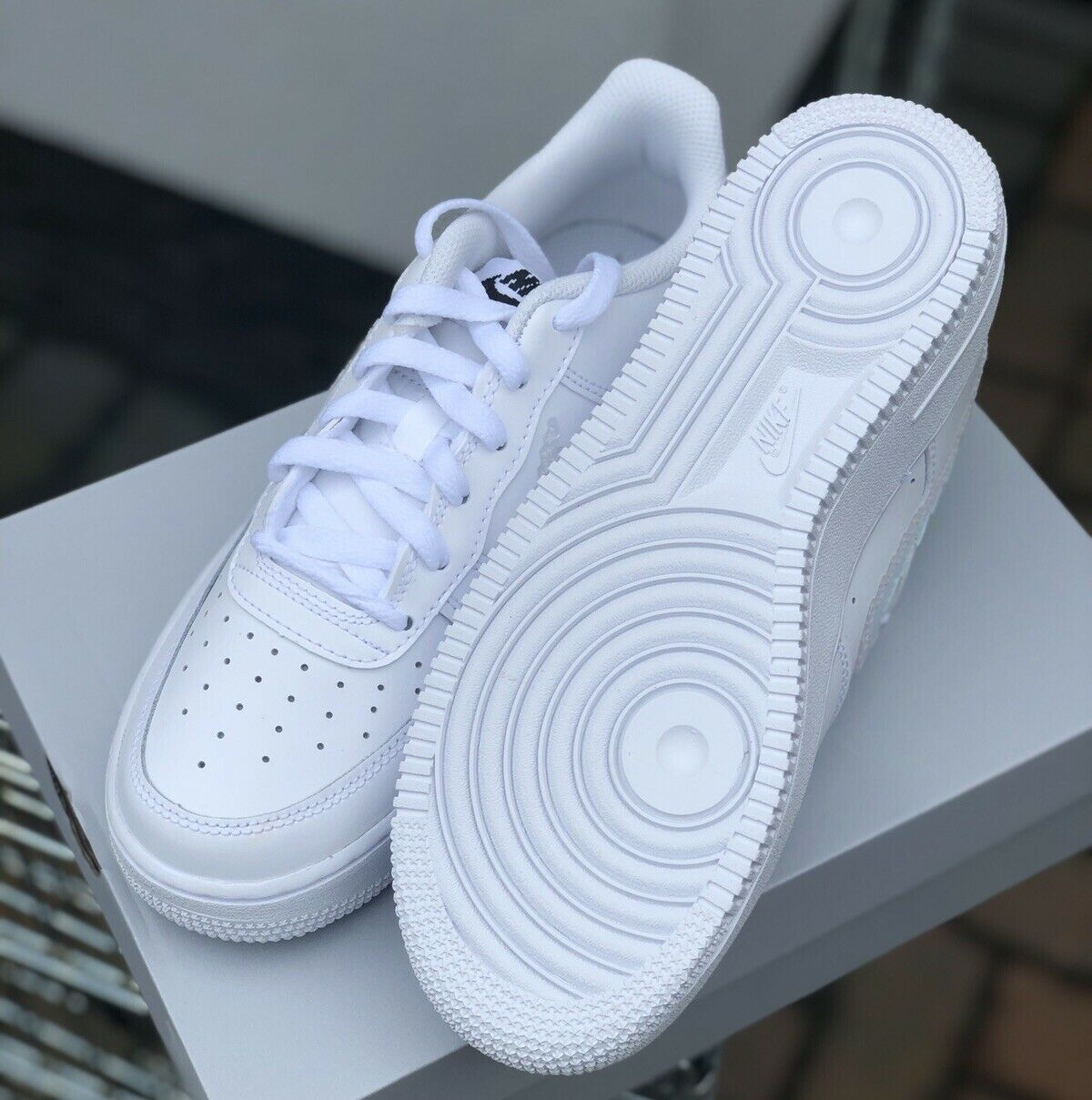 Nike Air Force 1 LV8 Digital Swoosh, CW1577-100