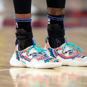 Alternative view of Giày Adidas Trae Young 1 'Tie-Dye' GY0295