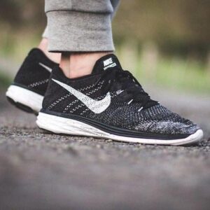 Alternative view of Giày Nike Flyknit Lunar3 Oreo 698181-010