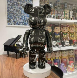 Alternative view of Mô Hình Bearbrick Jean Michel Basquiat #8 100% + 400% & 1000%