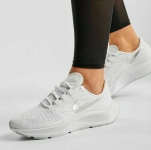 Alternative view of Giày Nike Wmns Air Zoom Pegasus 37 'White Metallic Silver' BQ9647-101