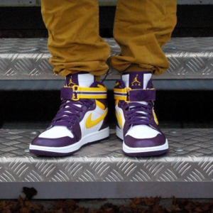 Alternative view of Giày Nike Air Jordan 1 High Strap 'Grand Purple' 342132-571