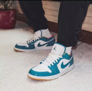 Alternative view of Giày Nike Air Jordan 1 Low 'Barcelona' DC6991-400