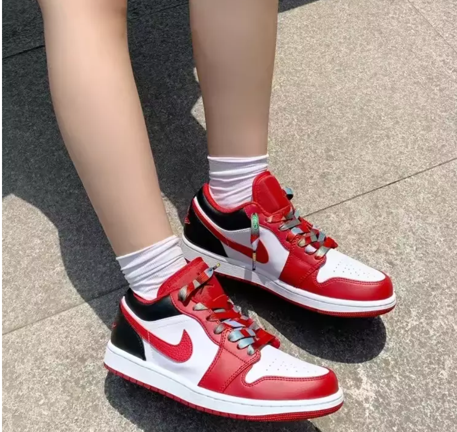 Giày Nike Air Jordan 1 Low 'Reverse Black Toe' 553558-163