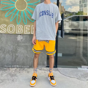 Alternative view of Giày Nike Air Jordan 1 Low 'Taxi' 553558-701