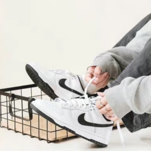 Giay Nike Dunk Low 'White Black' 2022 DD1503-113