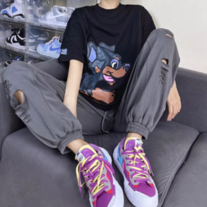 Alternative view of Giày Nike Blazer Low Sacai KAWS 'Purple Dusk' DM7901-500