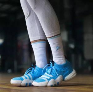 Alternative view of Giày Adidas Trae Young 2 'Navy Light' H06479