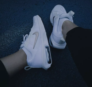 Alternative view of Giày Nike Air Max Interlock Lite 'White Metallic Bronze' DH9393-100