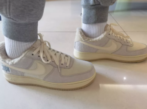 Giay Nike Air Force 1 Low '07 LV8 Sherpa Photon Dust DO7195-025