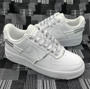 Alternative view of Giày Nike Air Force 1 Low 07 LX 'Triple White' DH4408-101