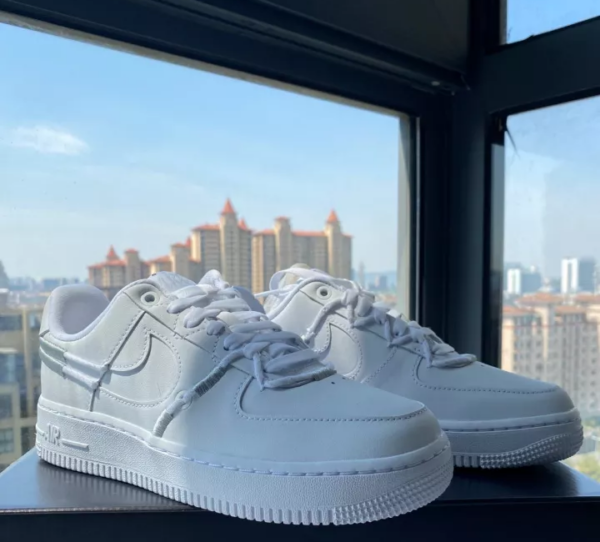 Giày Nike Air Force 1 Low 07 LX 'Triple White' DH4408-101 - Hình ảnh 3