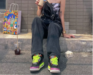 Alternative view of Giày Nike Air Jordan 3 Retro GS 'Black Atomic Red' 441140-039