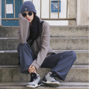 Alternative view of Giày Nike Air Jordan 3 Retro 'Wolf Grey' 136064-004