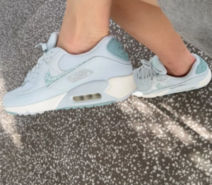 Alternative view of Giày Nike Air Max 90 Reflective 'Camo Swooshes' DJ5415-400