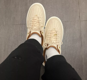 Giay Nike Air Force 1 Luxe 'Pecan' DB4109-200