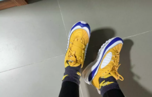 Alternative view of Giày Nike Wmns Air Max 98 SE 'Yellow Royal' AT6640-700