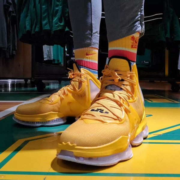 Giày Nike LeBron 19 Hard Hat 'Yellow' CZ0203-700 - Hình ảnh 4