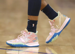 Alternative view of Giày Nike Kyrie 7 EP '1 World 1 People Regal Pink' CQ9327-600