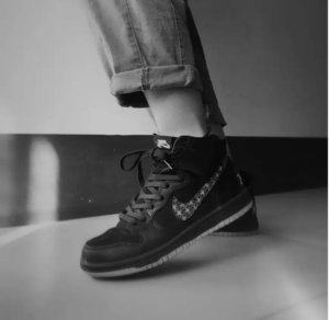 Alternative view of Giày Nike Black Bar x SB Dunk High Pro 'Black' AH9613-002