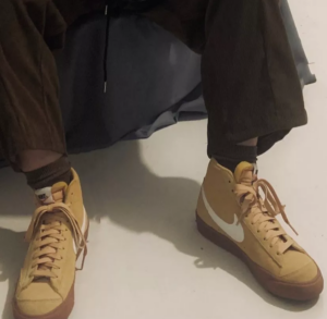 Alternative view of Giày Nike Wmns Blazer Mid '77 'Twine' DB5461-700