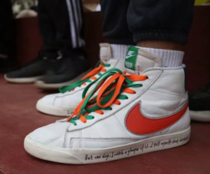 Alternative view of Giày Nike Stranger Things x Blazer Mid 'Hawkins High' CJ6101-100