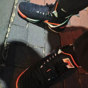 Alternative view of Giày Nike LeBron 16 'Tech Challenge Hot Lava Black' CI1521-001