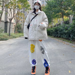 Alternative view of Giày Nike Air Jordan 1 Retro Mid GS 'Orange Black' 554725-062