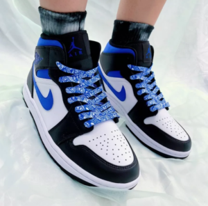 Alternative view of Giày Nike Air Jordan 1 Mid GS 'Game Royal' 554725-140