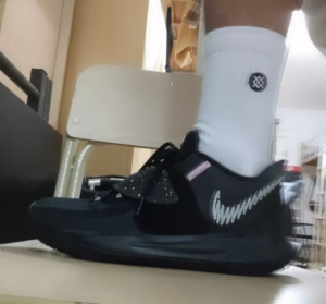 Alternative view of Giày Nike Kyrie Low 3 EP 'Black' CJ1287-002