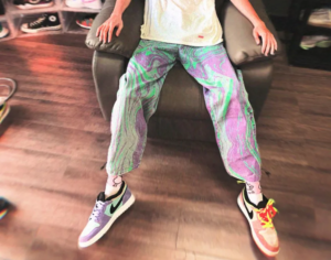 Alternative view of Giày Nike Air Jordan 1 High Switch 'Pink Volt' CW6576-800