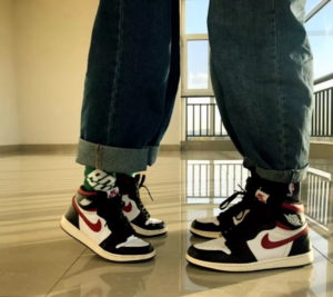 Alternative view of Giày Nike Air Jordan 1 Retro High OG GS 'Gym Red' 575441-061