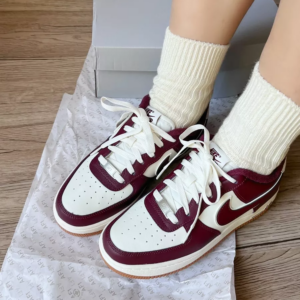 Giay Nike Air Force 1 GS 'Team Red Gum' DQ5972-100