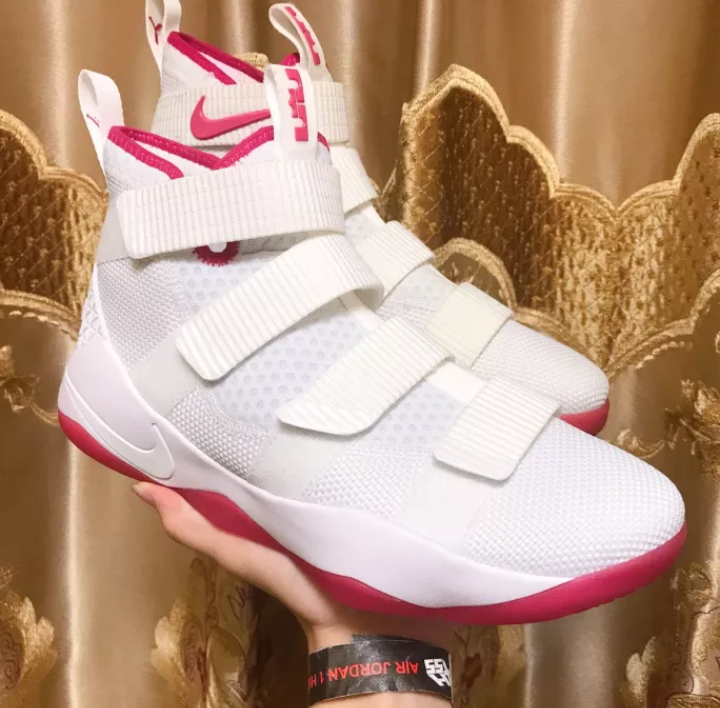 Giày Nike Lebron Soldier 11 'Kay Yow' 897644-102 - Authentic-Shoes