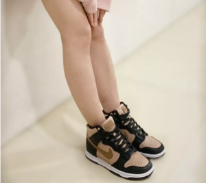 Alternative view of Giày Nike Dunk High LXX 'Black Flax' DX0346-001