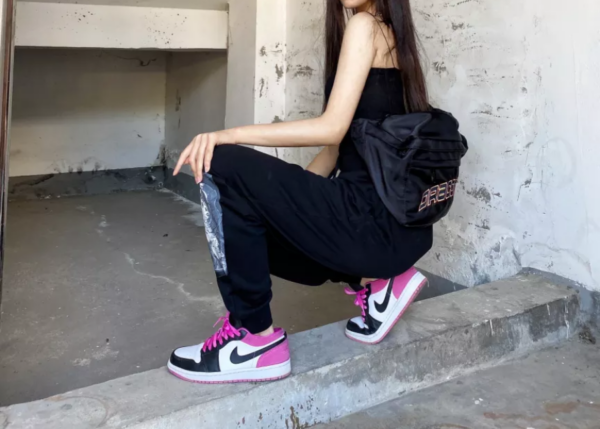 Giày Nike Air Jordan 1 Low GS 'Black Active Fuchsia' CT1564-005 - Hình ảnh 12