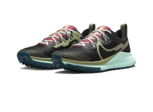 Giay Nike React Pegasus Trail 4 'Black Alligator Mint' DJ6158-004