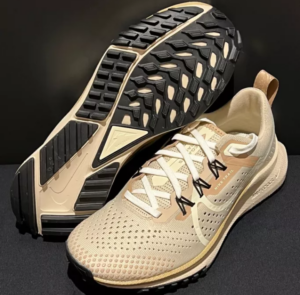 Giay Nike Wmns React Pegasus Trail 4 'Sanddrift' DZ2758-112