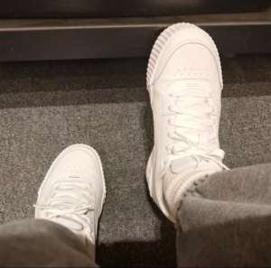 Giay Puma Carina 'Triple White' 370325-02