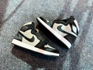 Giay Nike Air Jordan 1 Retro High OG Twist 'Medium Grey' DZ2523-001