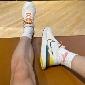 Giay Nike Infinity Run 3 A.I.R. x Hola Lou 'White' DO9496-001